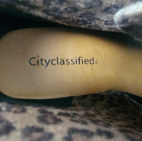 Cityclassified Tan Lace Up High Wedge Faux Suede Ankle Bootie Size 7 - Picture 5 of 5